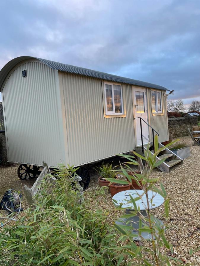 The Shepherd'S Hut Mixbury 외부 사진